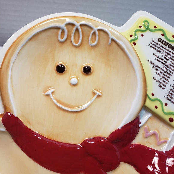 Beautiful New Temptations Gingerbread Receipe Plate and mini Cookie cutter - Picture 4 of 9